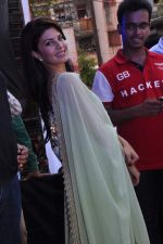 Jacqueline Fernandez at Pratap Sarnaik_s dahi handi in Thane Mumbai on 29th Aug 2013 (60).JPG